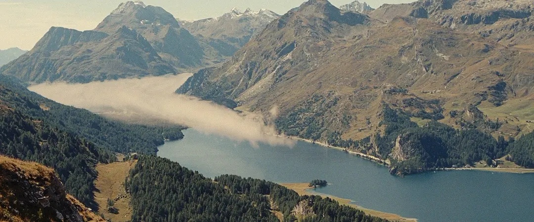 时隔11年，在大银幕重看《锡尔斯玛利亚》，发现了一个当年看不出来的细节，即片中反