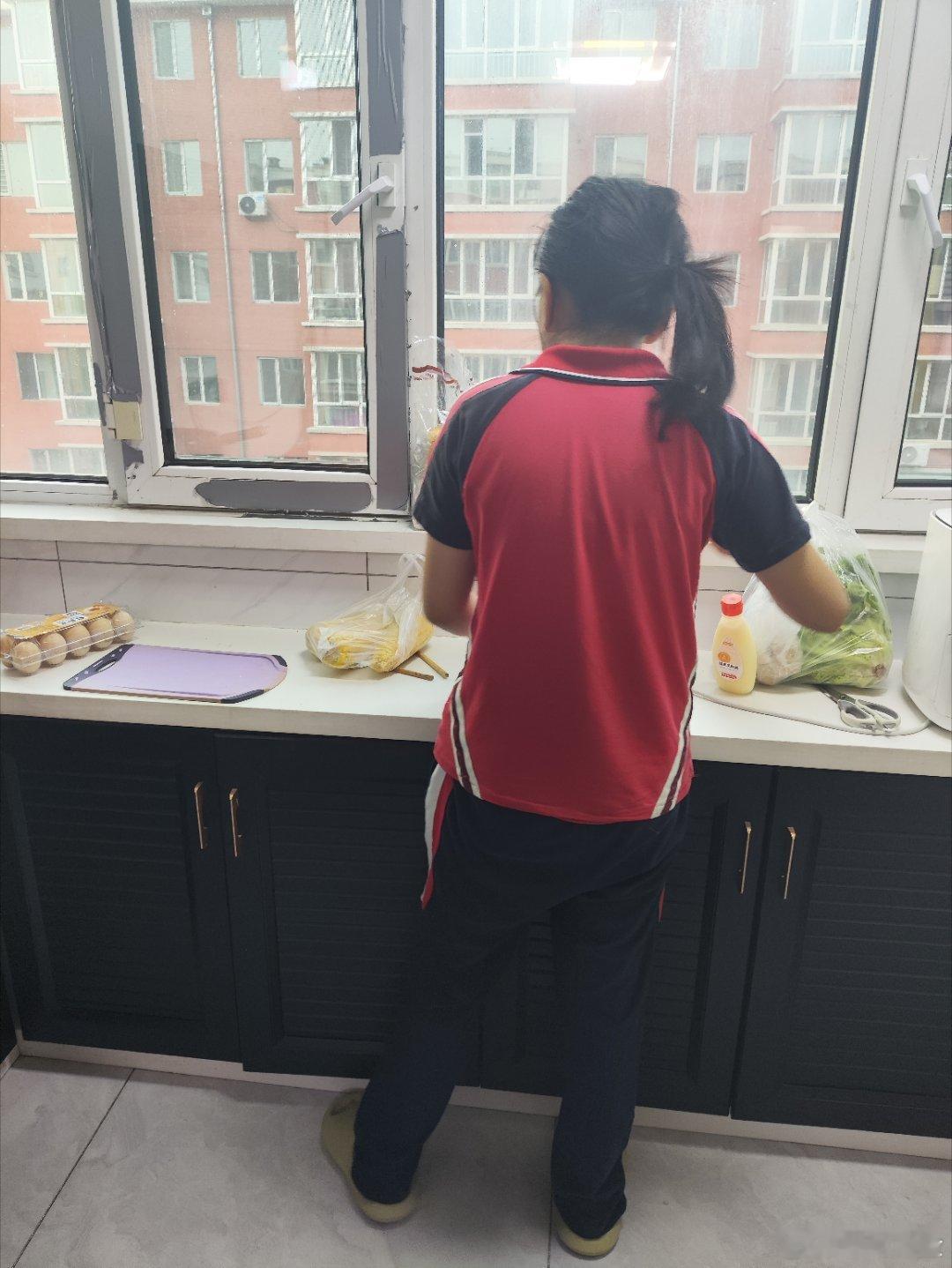 小孩姐厨艺不错。 