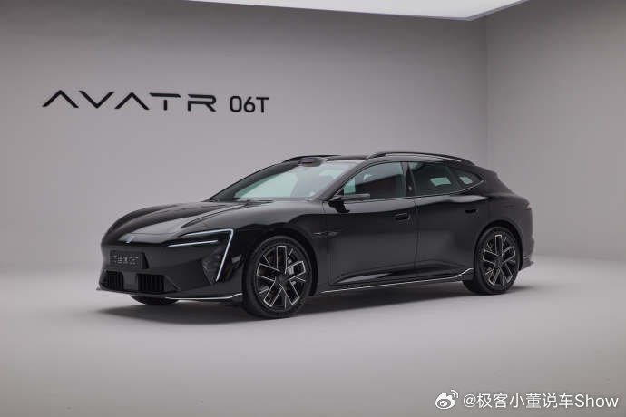阿维塔06T这几个颜色 你更喜欢哪个？六色车漆：鎏粽、晴蓝、云紫、曜灰、曜黑、皓