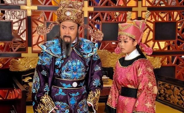 八贤王到底是个什么人？有人说他是英雄，有人说他是传说，还有人说，他压根就是个“拼