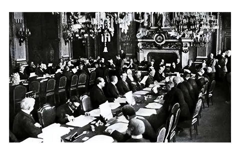 人到中年，幸福更朴素。能尿得干净利索、拉得畅通无阻、吃得满口生香、睡得酣然入梦，