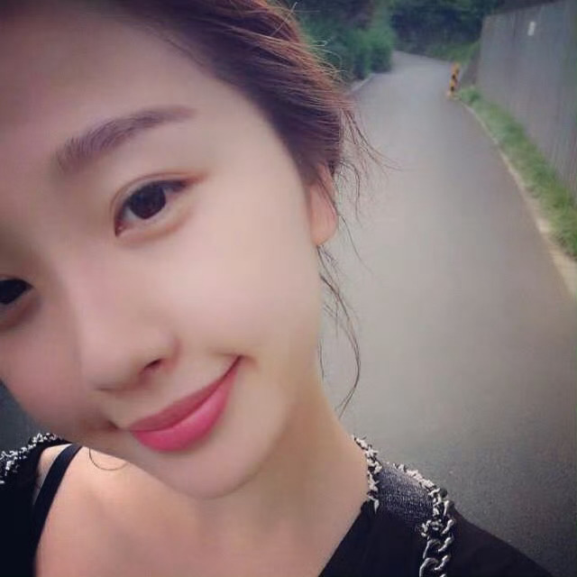 虞书欣 2014.8.15ins这个世界上会有很多自以为是的人，你唯一能做的就是