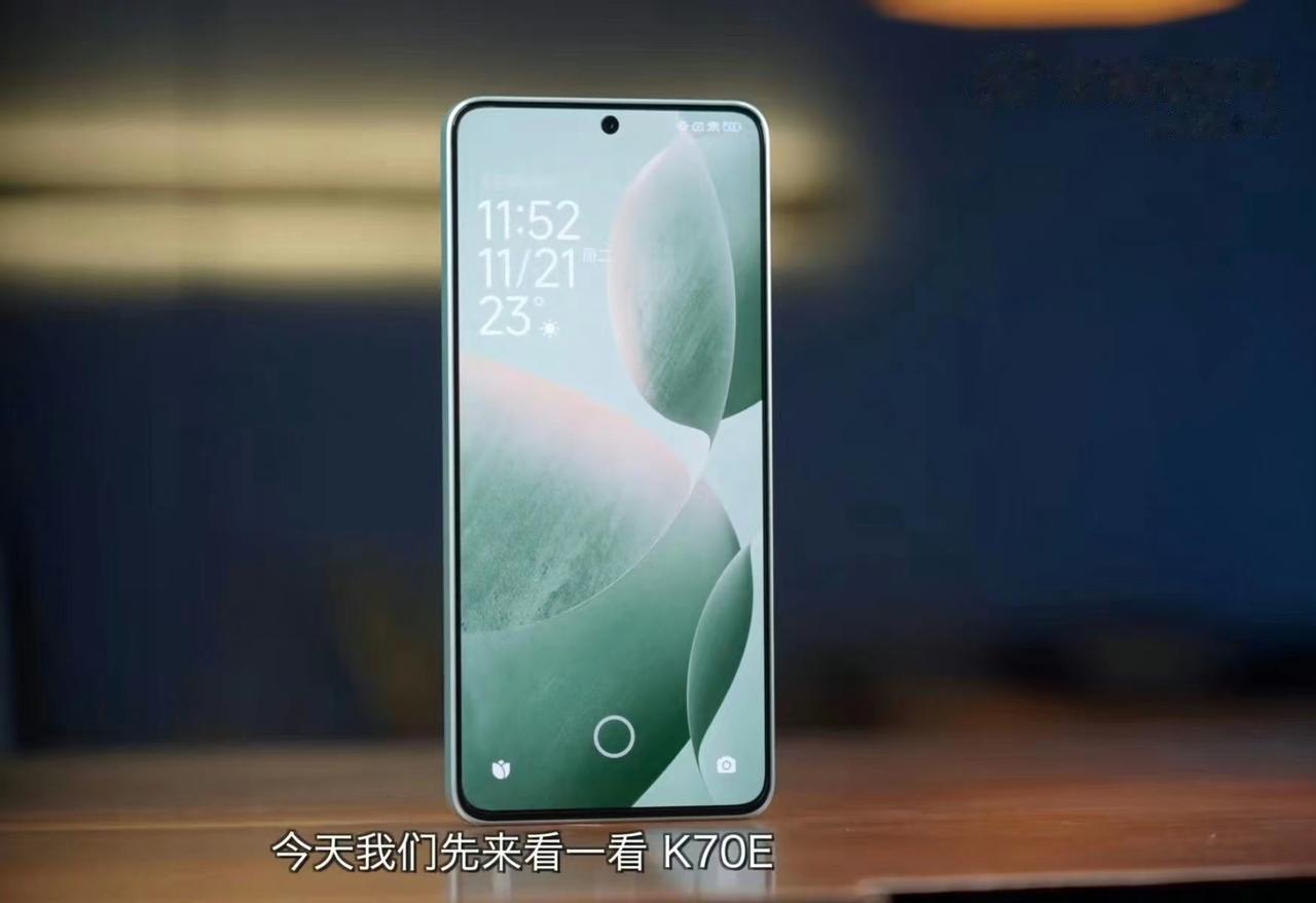 #小米Redmi K70E手机开启预约# 红米K70E的真机外观已经提前曝光了，