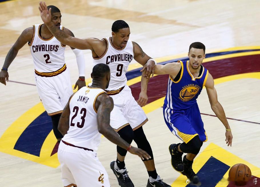 近日，NBA知名经纪人里奇·保罗在节目中谈到了NBA冠军和伤病之间的关系。主持人