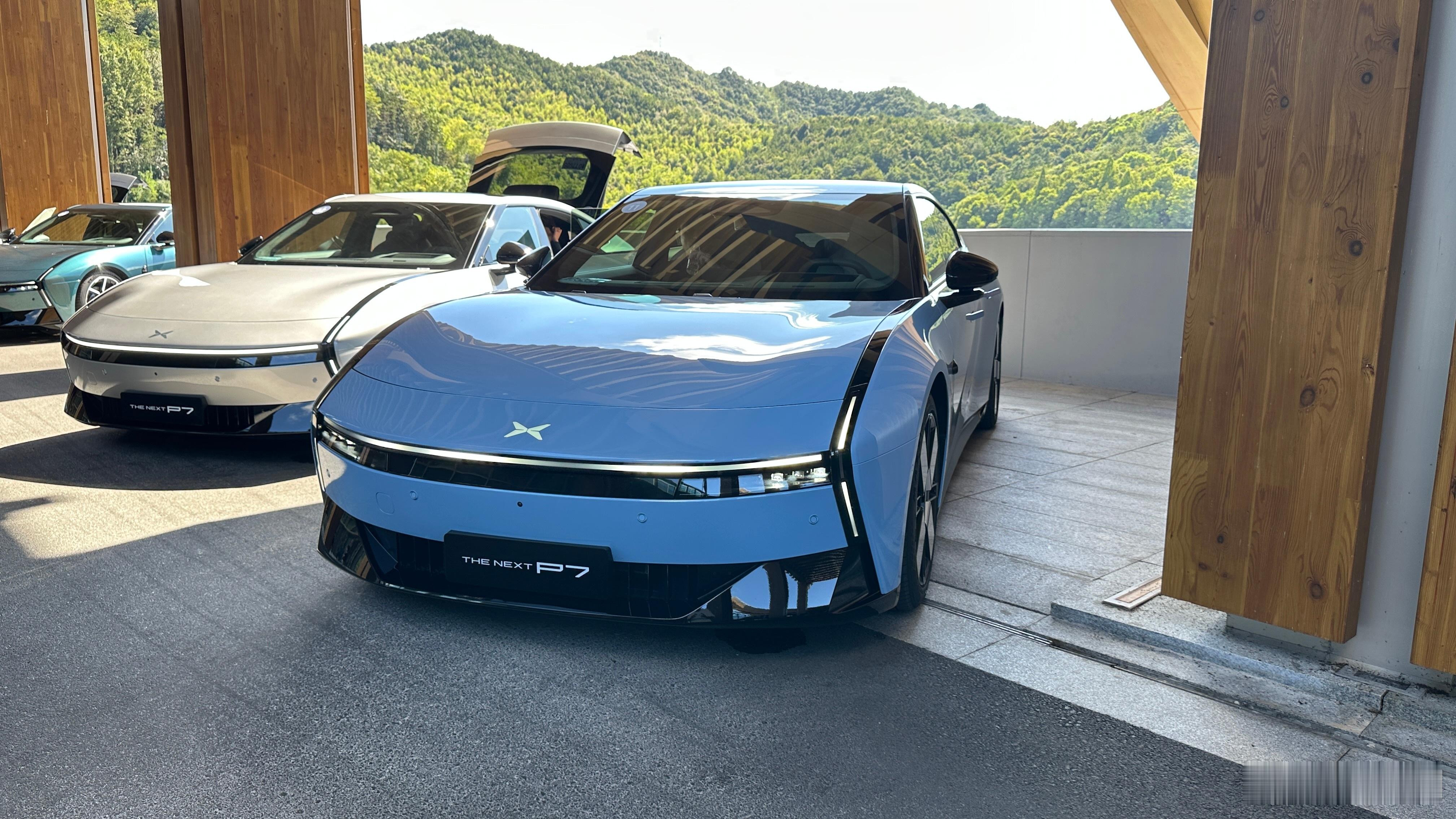 全新小鹏P7，全系标配双腔空悬，还有800V和5C电池…如果价格和小米su7相当