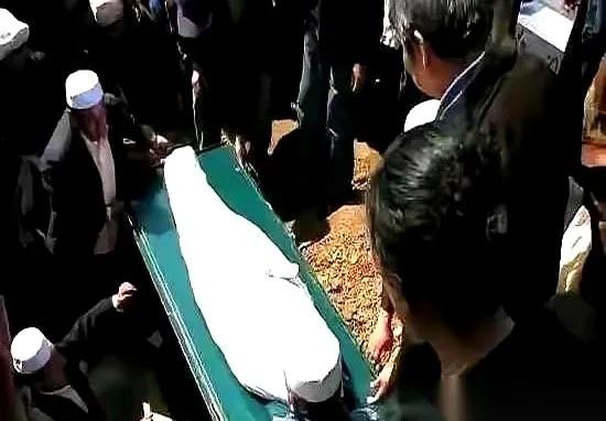 浙江义乌。
一巴勒斯坦老头死亡，家属提出要求:按照他们的信仰，就地土葬。
什么玩