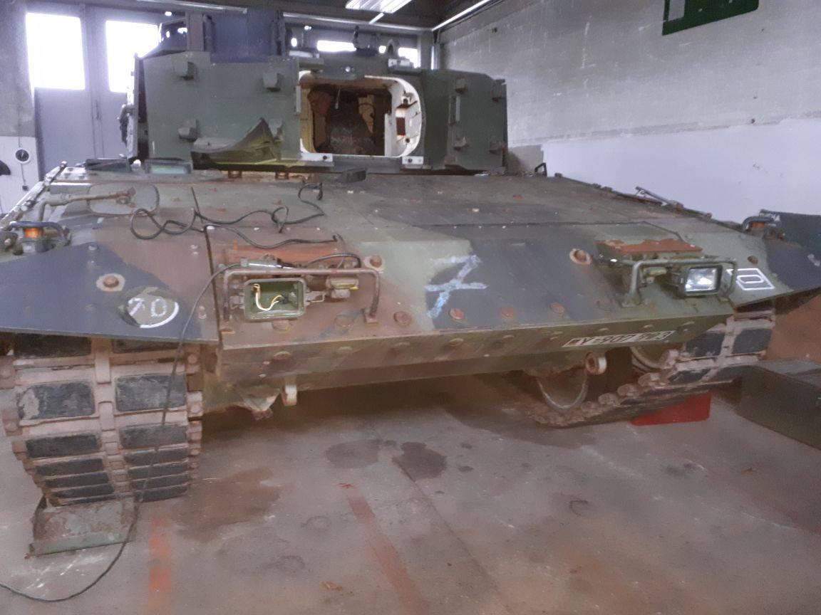 这辆豹2 KWS原型车正在进行翻修和重新喷漆，预计完成后将进入博物馆收藏。值得注
