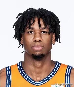 26个篮板，白边真的是篮下霸主啊！
昨晚广东再次输给了上海，赛季被对手三杀，看了