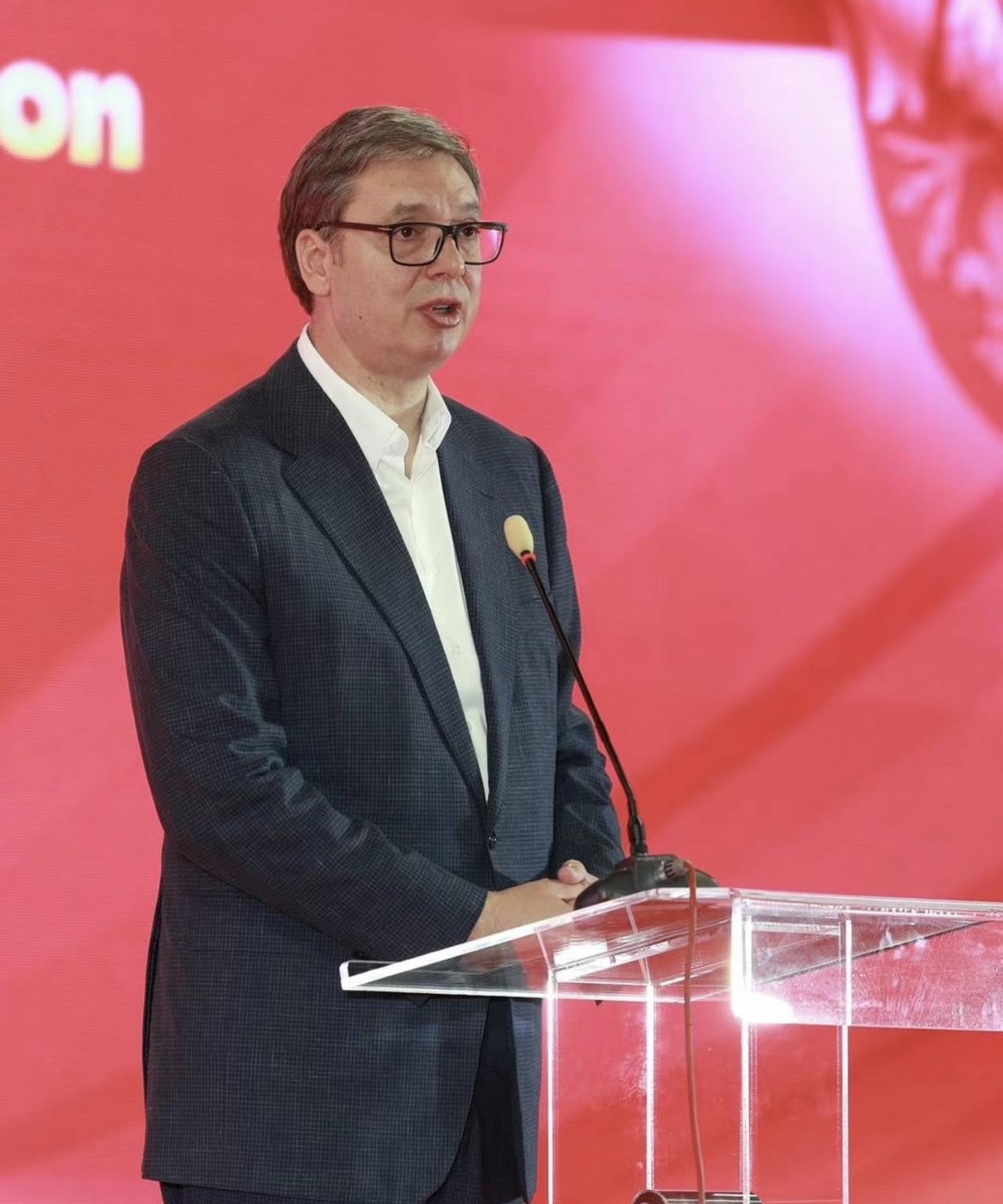 就在刚刚，在克宫宣布普京本月访中之后，塞尔维亚总统武契奇也正式宣布，计划对中国进