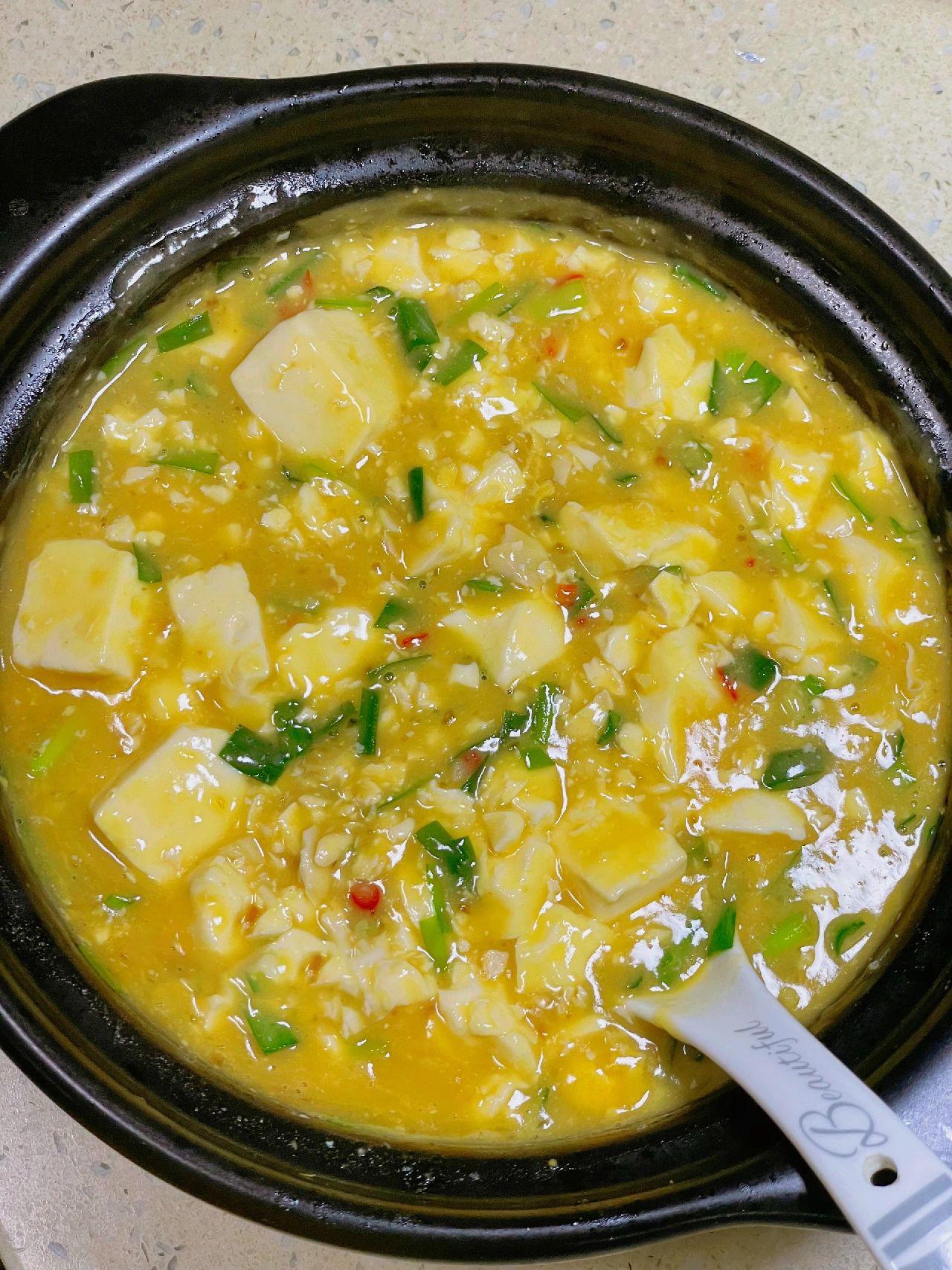 咸蛋豆腐煲‼️什么神仙搭配！口感绝了……
没试过这道菜的姐妹一定要去试试，沙沙的