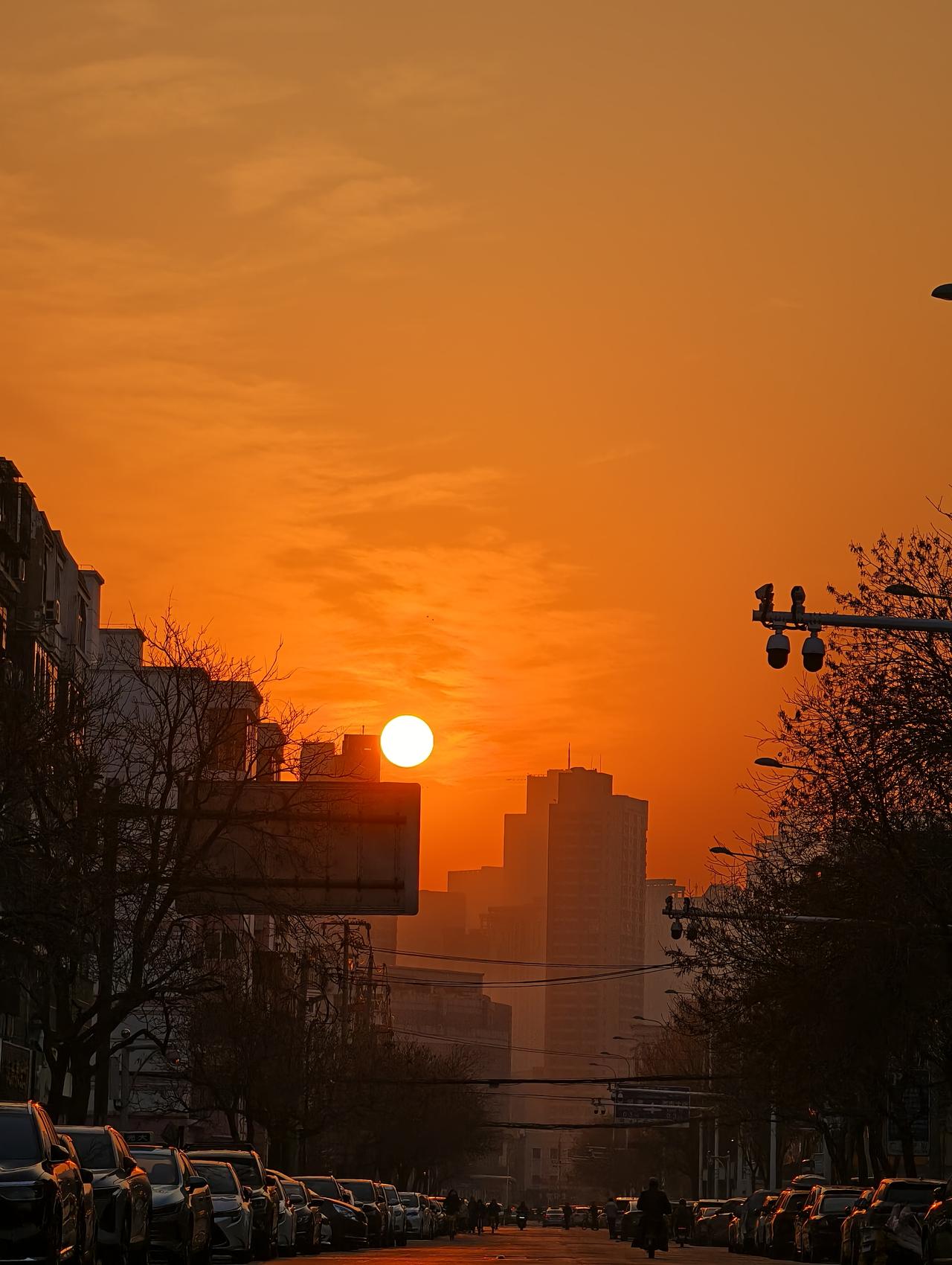 日出，是摄影爱好者非常喜欢的瞬间，拍好不容易，经常摸索实践，会有好的作品呈现！
