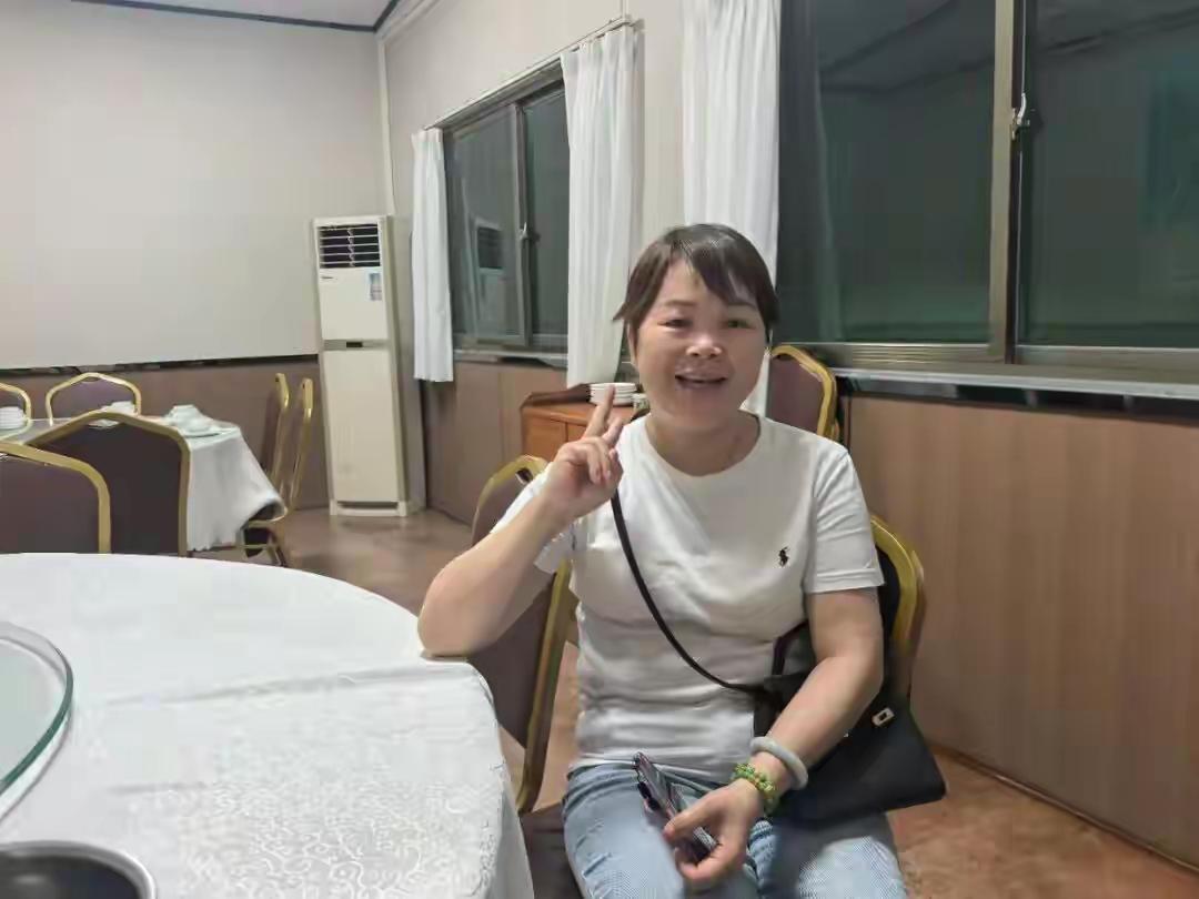 东莞被拐男孩18年后找回，母亲邓惠东：患癌时靠寻子念头支撑，没有养父母只有买家