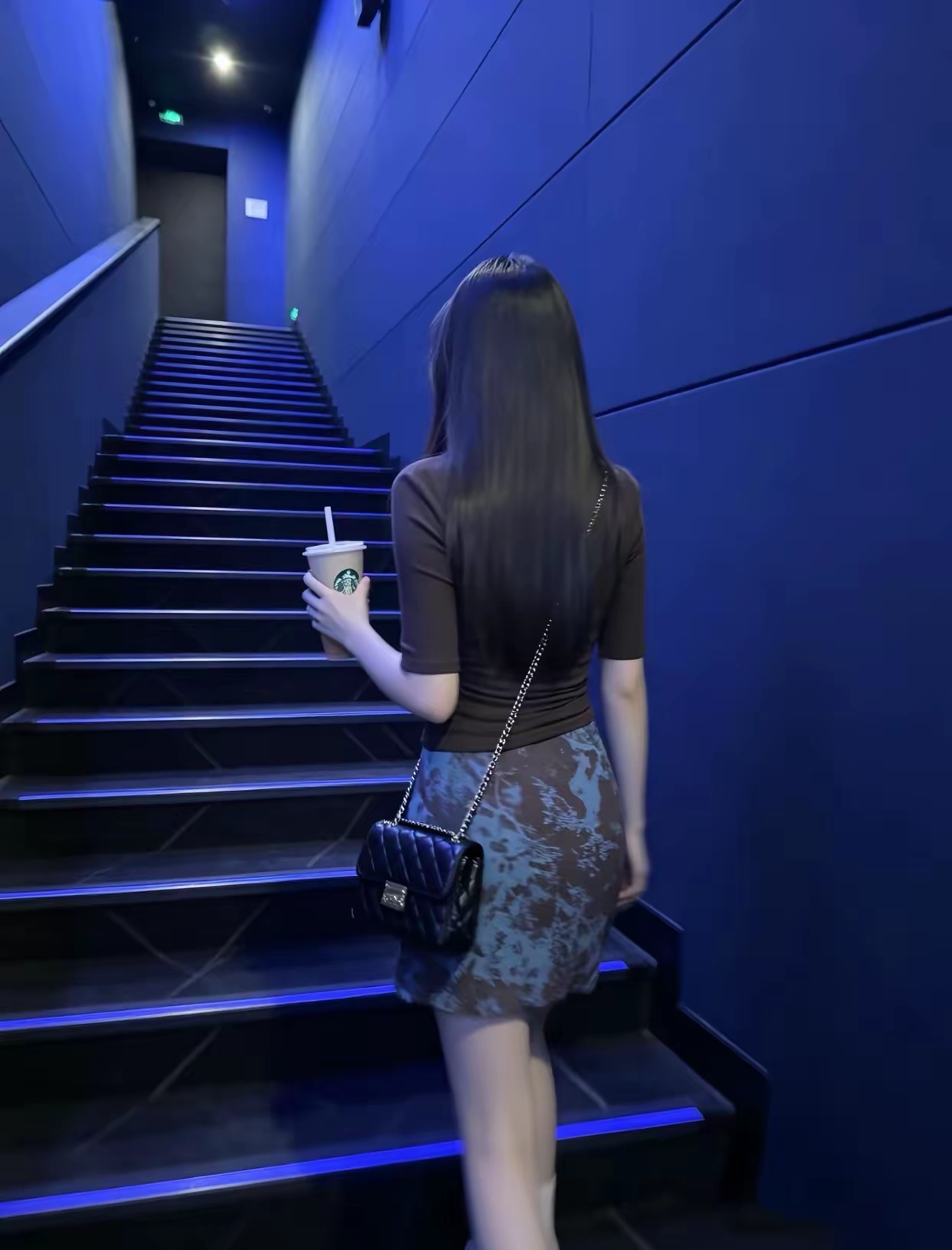 中际旭创股东减持公告【7月31日盘前早读】隔夜外围美股整体表现，科技成长赛道明显