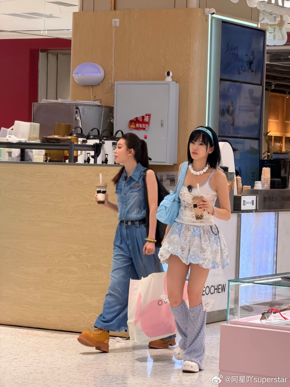 陈妍希代表成熟女性，离婚后的独立生活、育儿与事业的平衡、40+女性的自我重建。黄