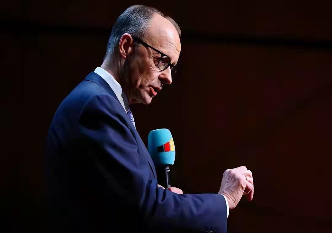 时间不等人！默茨开门见山：必须赶在特朗普前说透
 
2026年开年，全球掀起访华