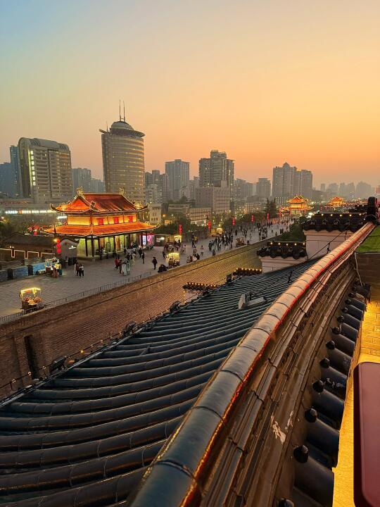 西安🚇二号线直达…坠适合dating的一条街🌇