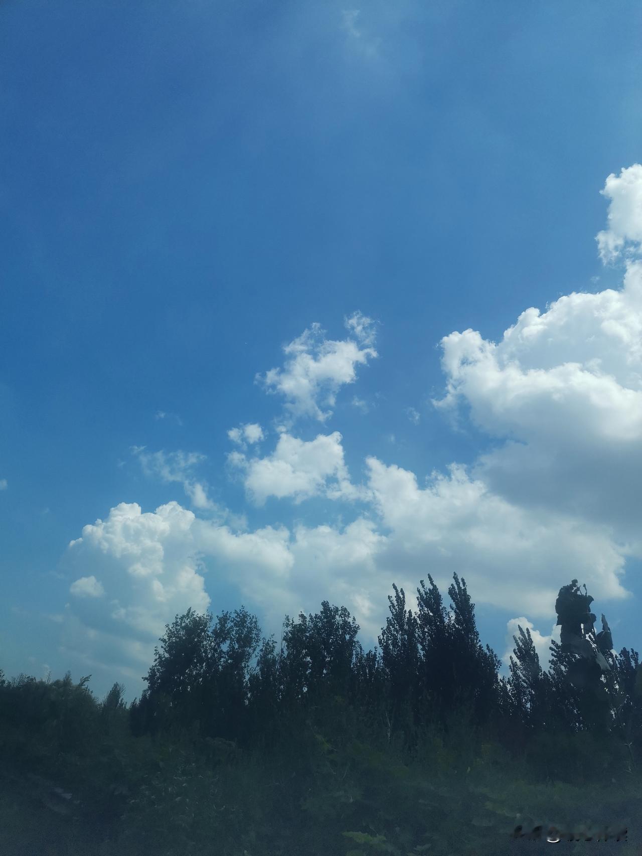 一直想写写我姥姥的一生，不知道从何写起，想哪写哪吧。

我姥姥96岁还是97岁那