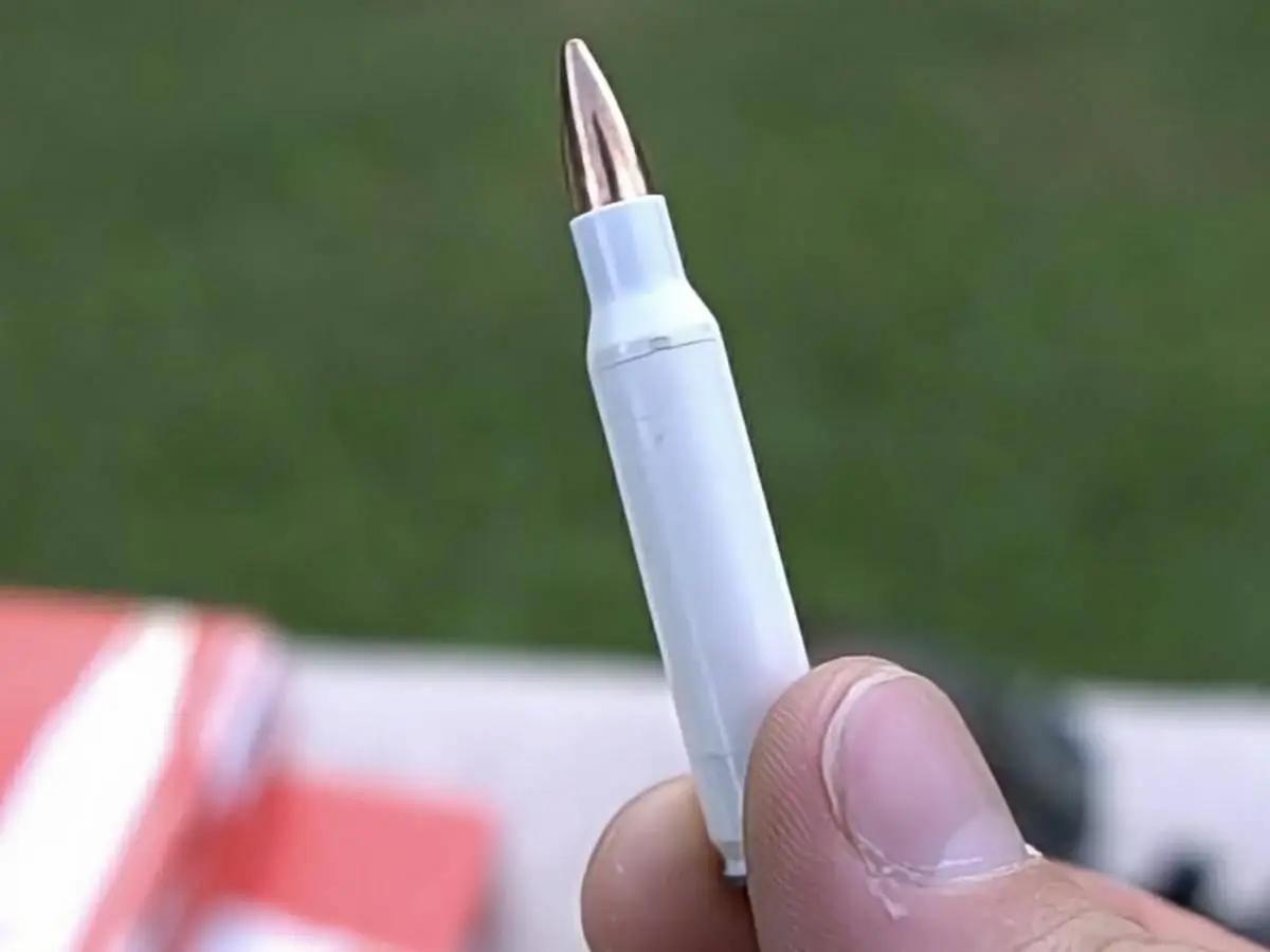 欧美在用黄铜子弹，中国为什么要大力发展塑料子弹？核心原因只有一个，那就是缺铜，而