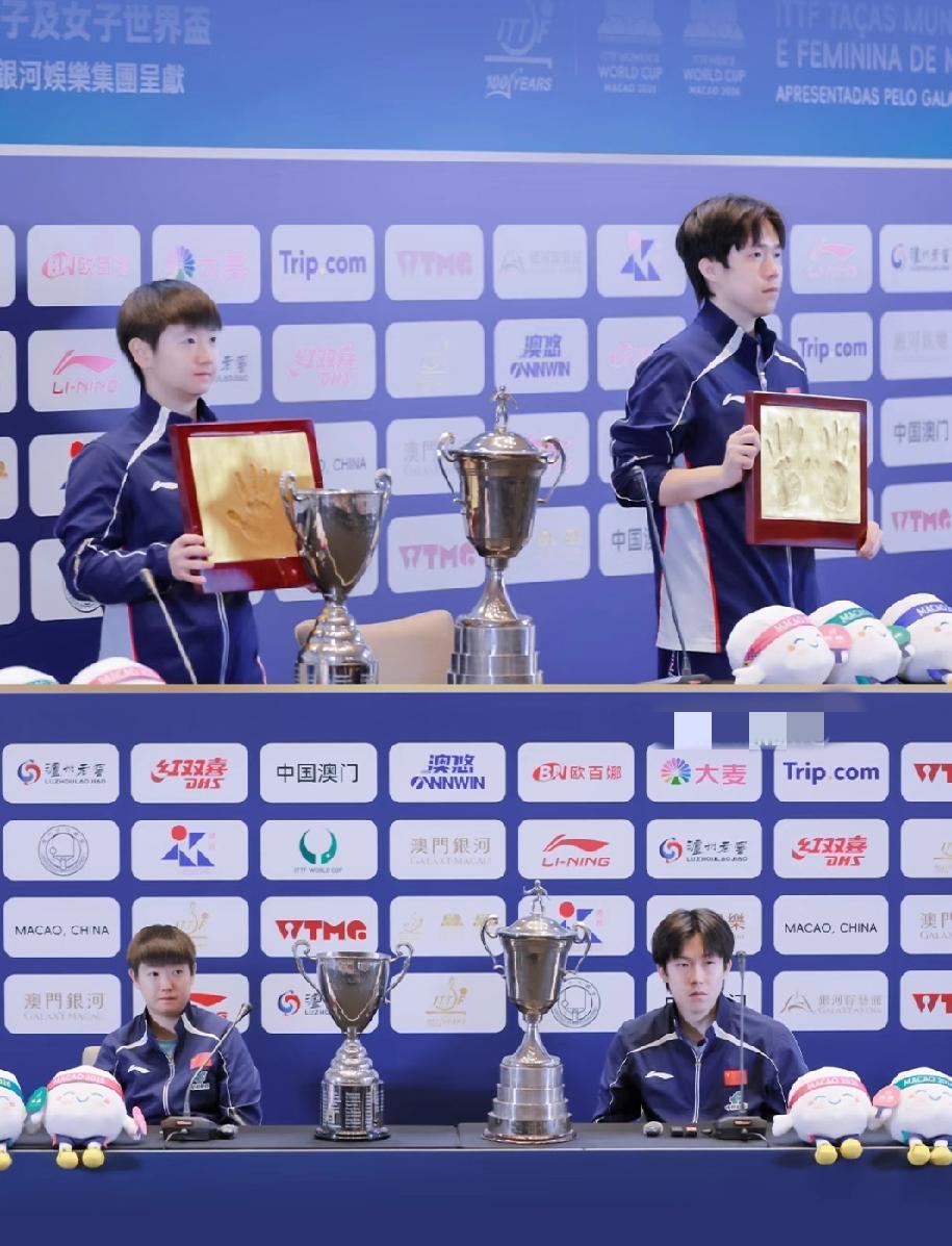 澳门世界杯封神名场面！莎头的手印，是青春最牛的勋章✨
 
谁还没被这两张图狠狠戳