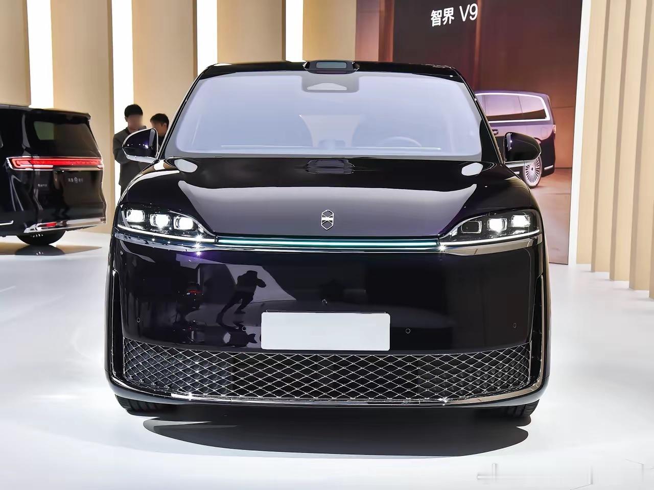 打死你也想不到，智界v9 大定已经突破18000台。这是小鹏X9和理想MEGA摸