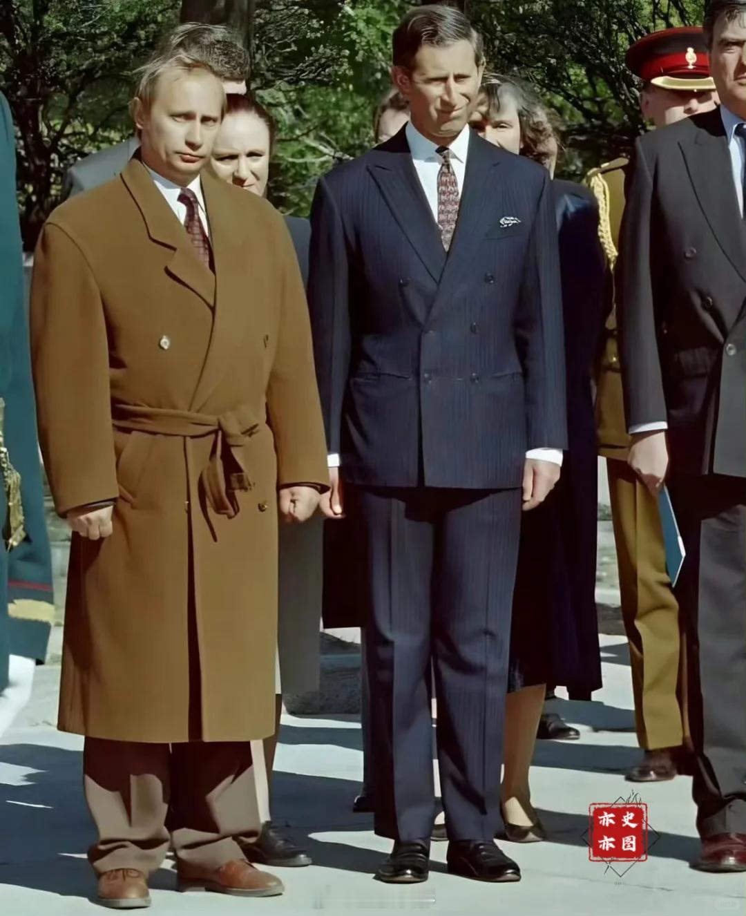 1994年，英国查尔斯王储访问俄罗斯，时任圣彼得堡副市长的普京是作为陪行的官员之