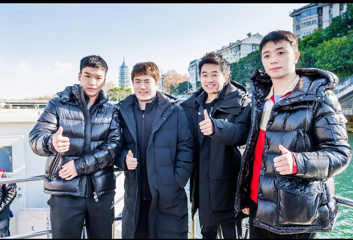 赵子豪更新：欢迎来到我家乡！
原来赵子豪是南京人，
地地道道的南京人，
哈哈哈?