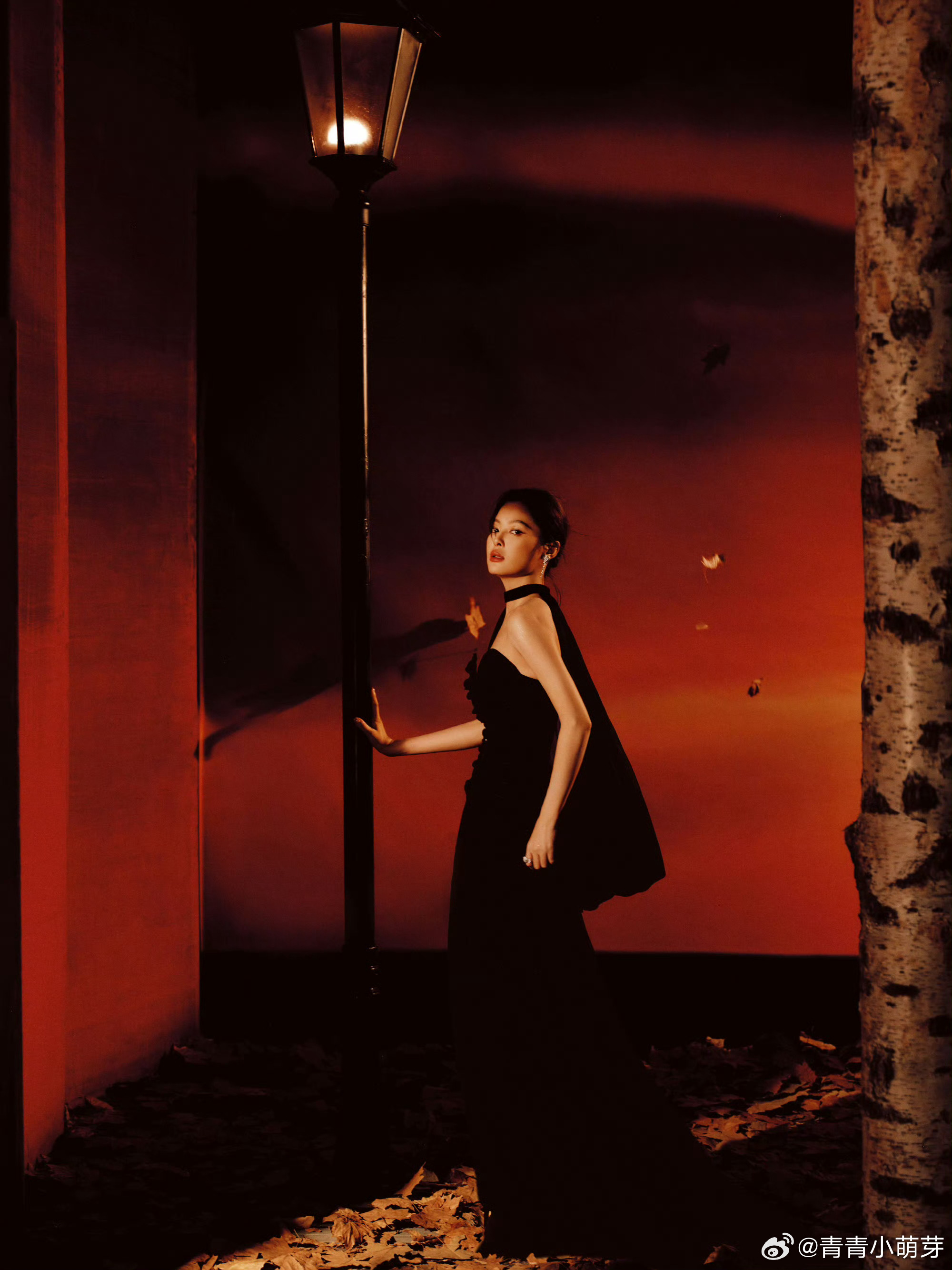 辛芷蕾出发图拍的像五大封面辛芷蕾微博之夜出发图简直神了，质感超绝，直逼五大杂志封