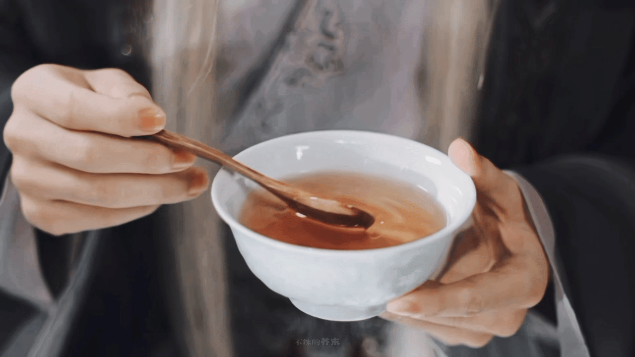 一开始想吃两口对付对付，吃了两口后发现自己不好对付。 