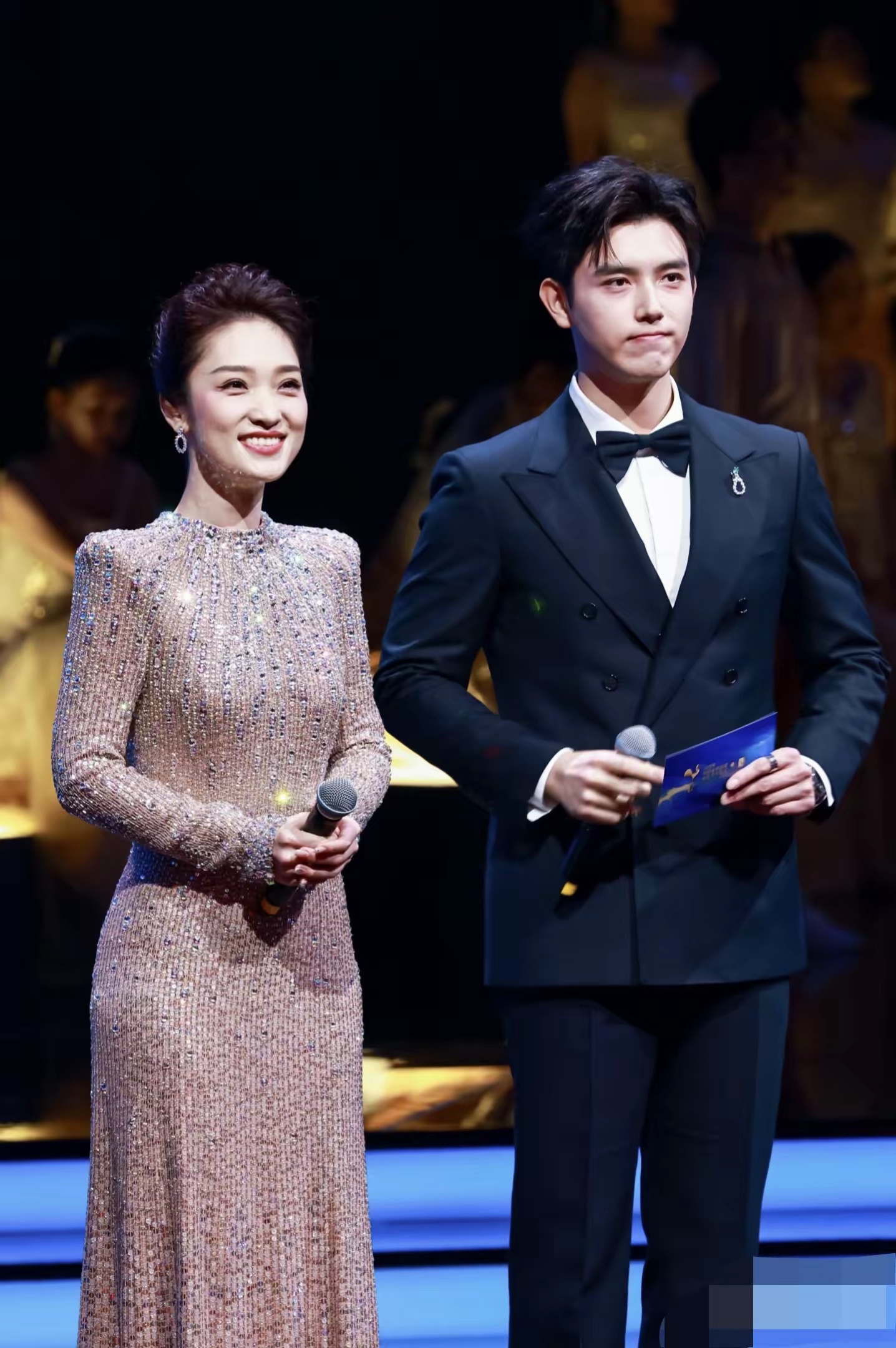 估计陈凯歌没有想到吧，陈红更是没有想到，恐怕连陈飞宇本人也没想到，他在厦门和蓝羽