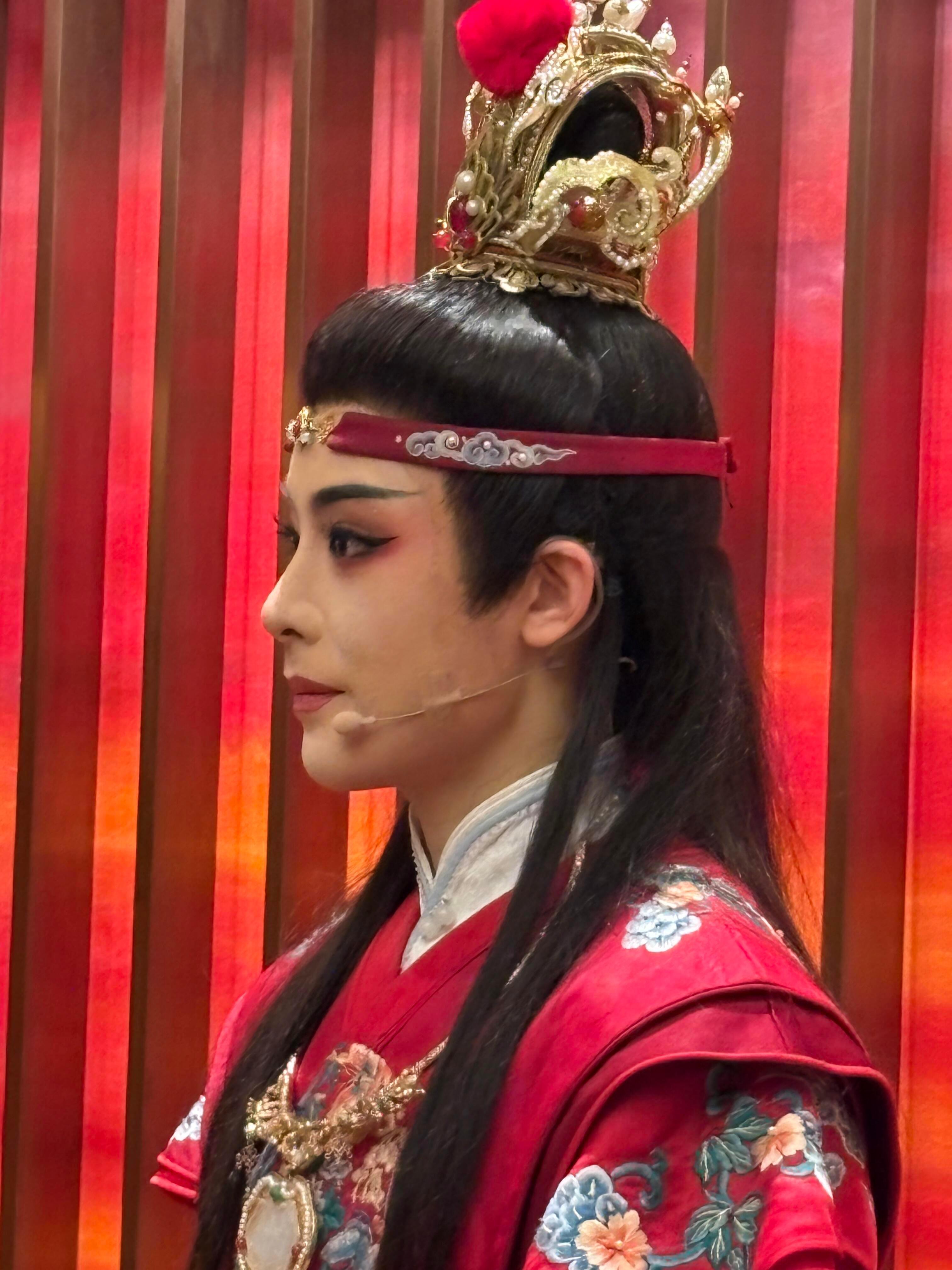 陈丽君在央视再唱越剧陈丽君在央视节目上唱越剧央视舞台再闻越音！陈丽君登台开唱越剧
