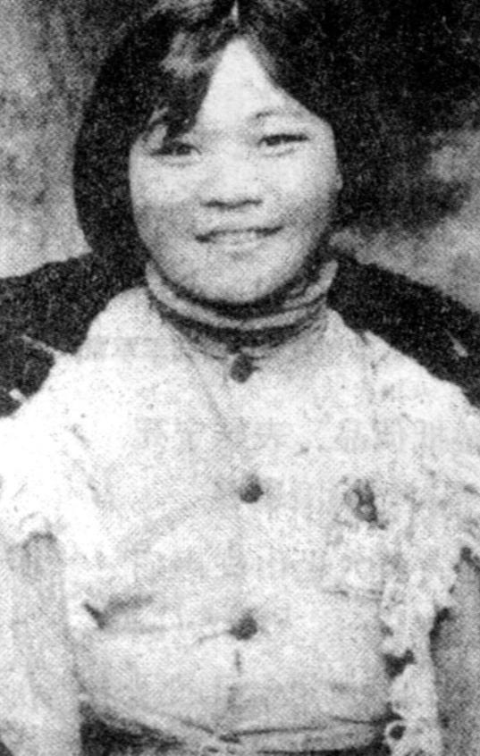 1922年，24岁的彭德怀娶了第一任妻子刘细妹，婚后教她识字，鼓励她放足，然而岁
