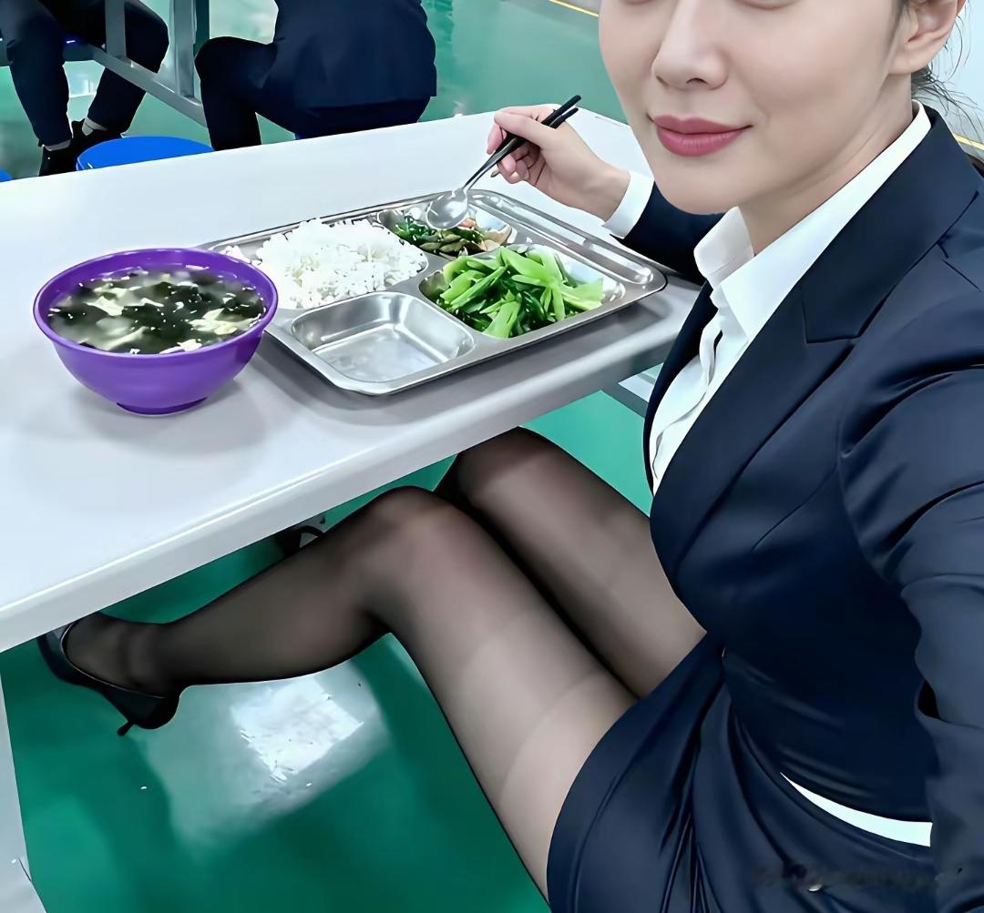 看你姐身材好，吃的多清淡啊！