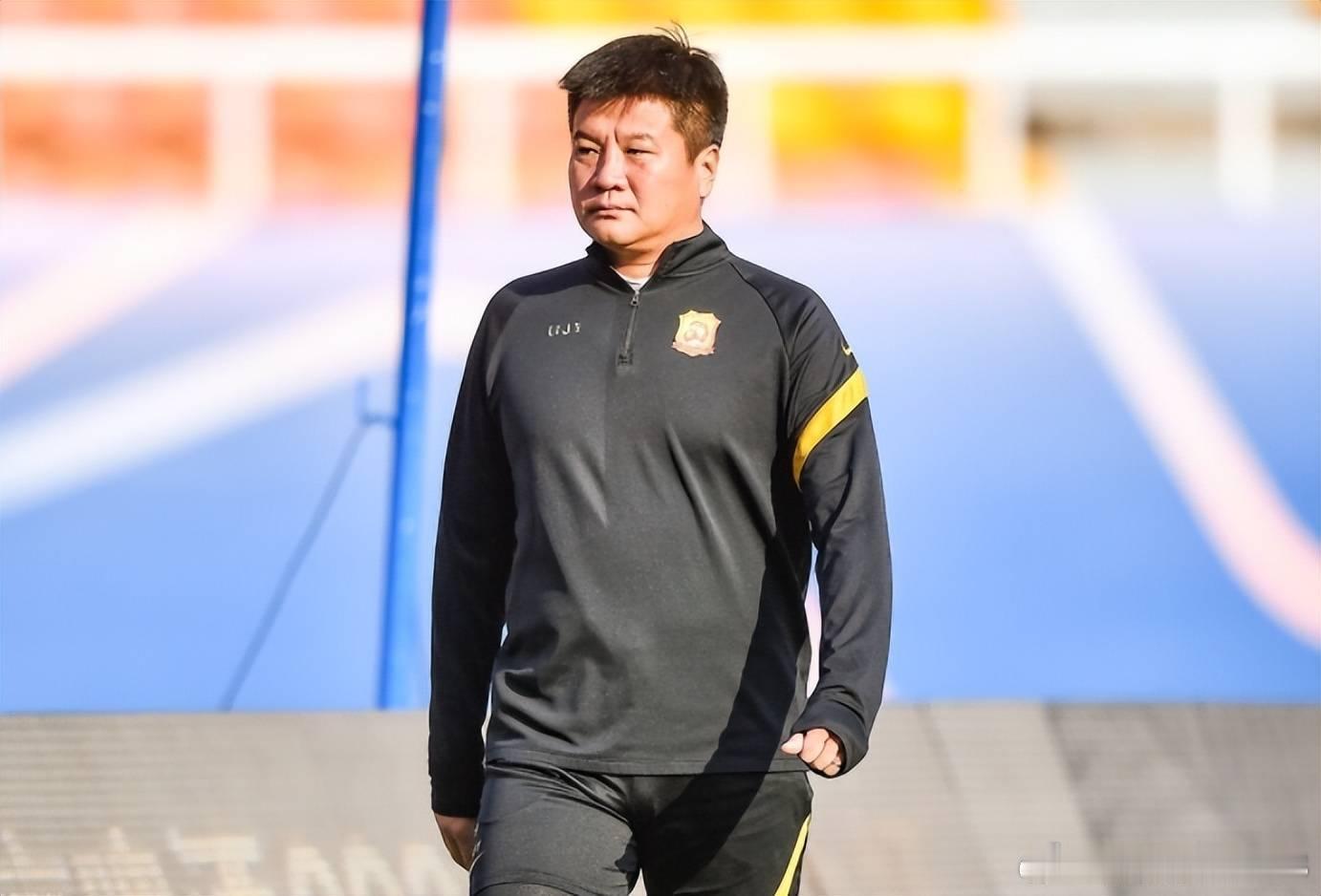 北京时间下午15点！新国足主场0比4输给韩国球队，鲁能门神状态低迷遭质疑----