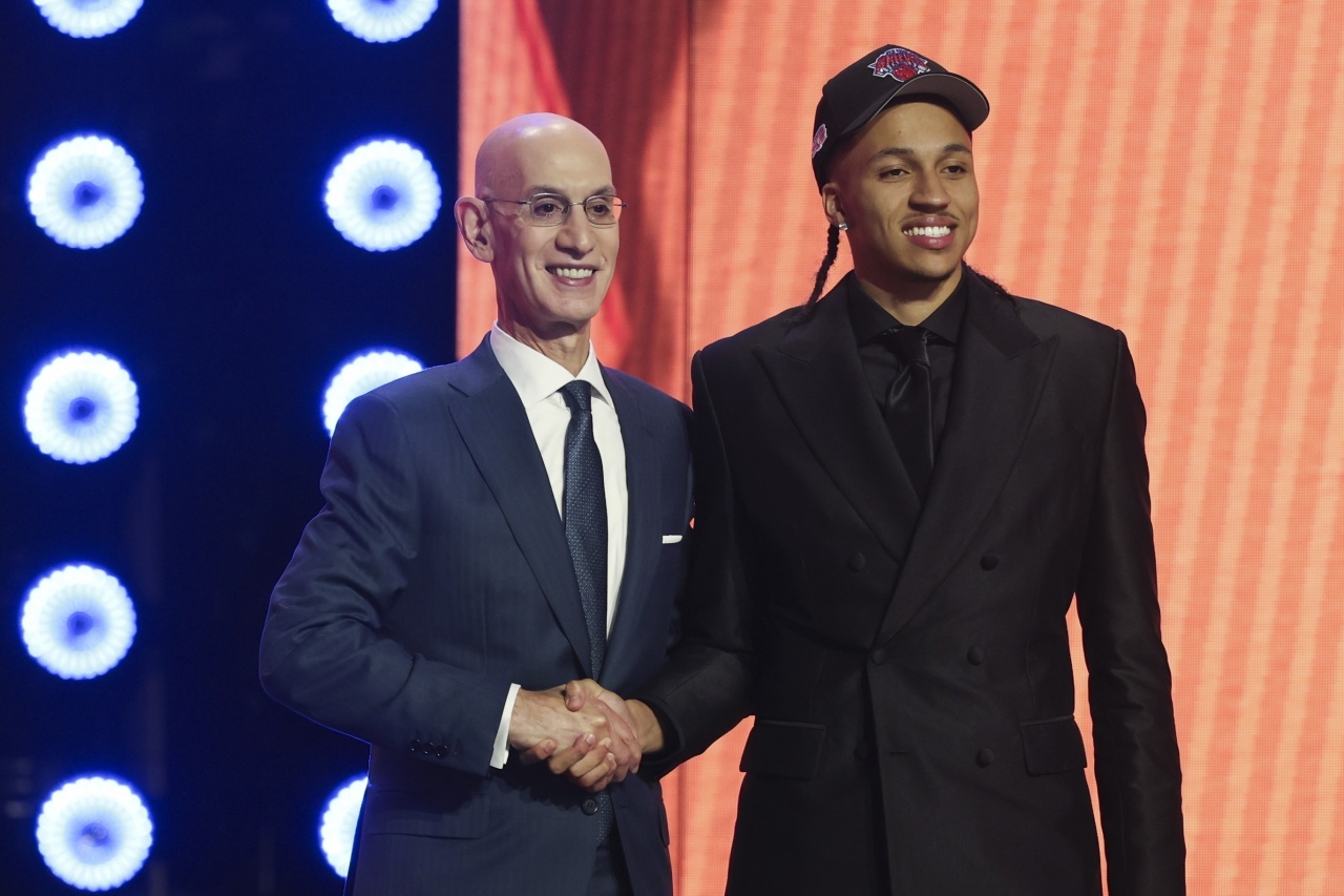 NBA 湖人已经与24号秀卡梅隆·卡尔签下了标准新秀合同 