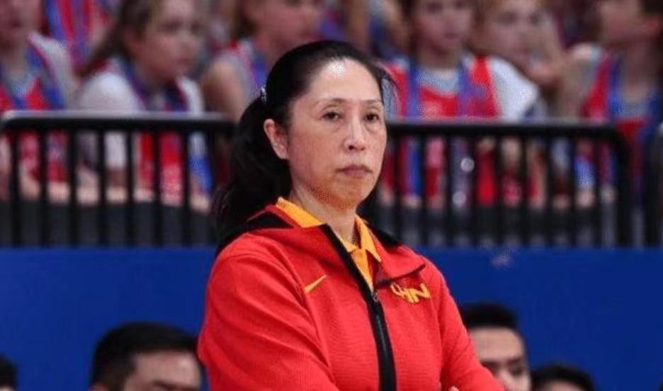 中国女篮80：58塞尔维亚，六问主教练郑薇：
 
1、杨力维肉眼可见的退步明显，