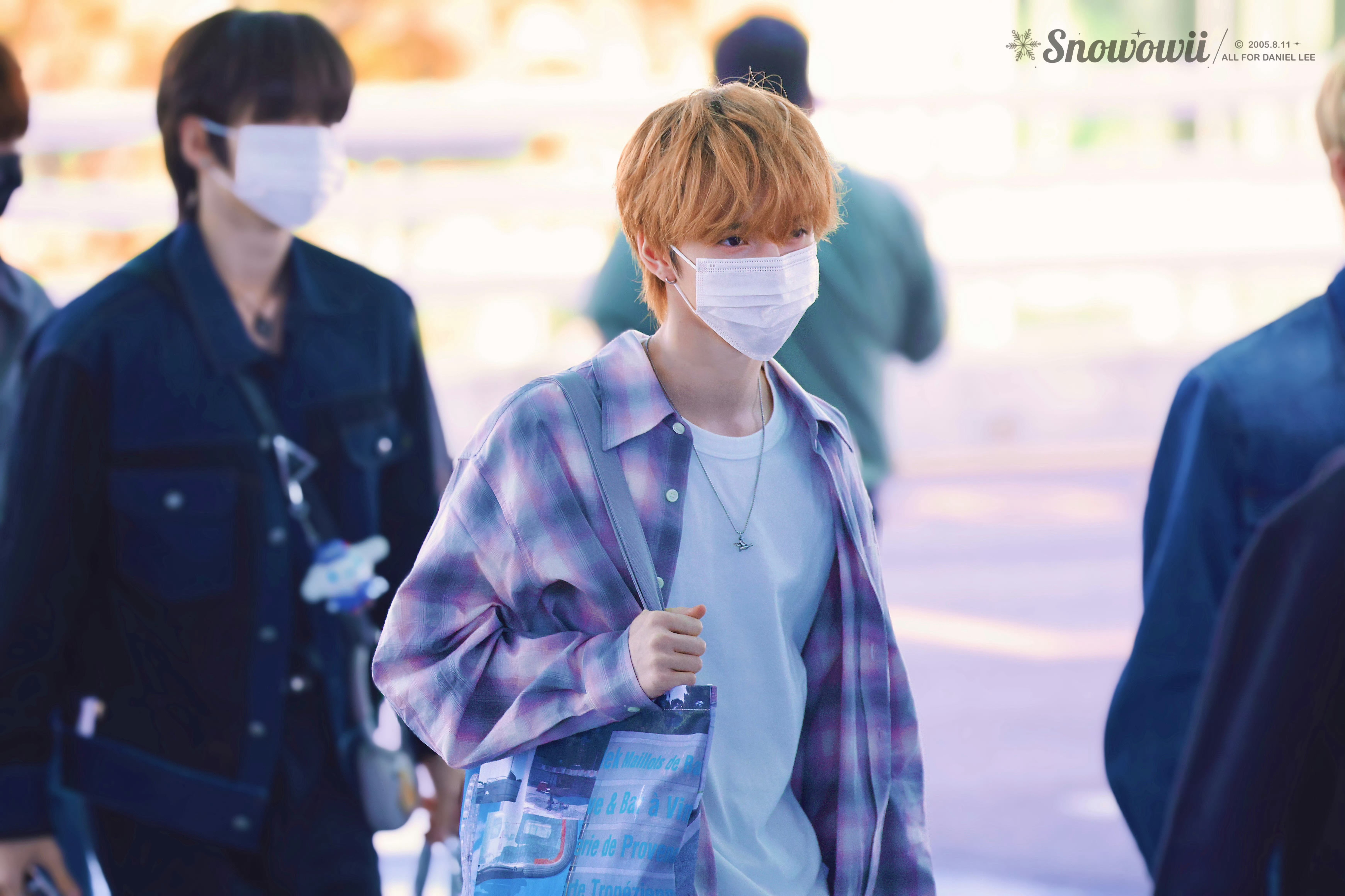 第一次机场的小鸡真的好萌 