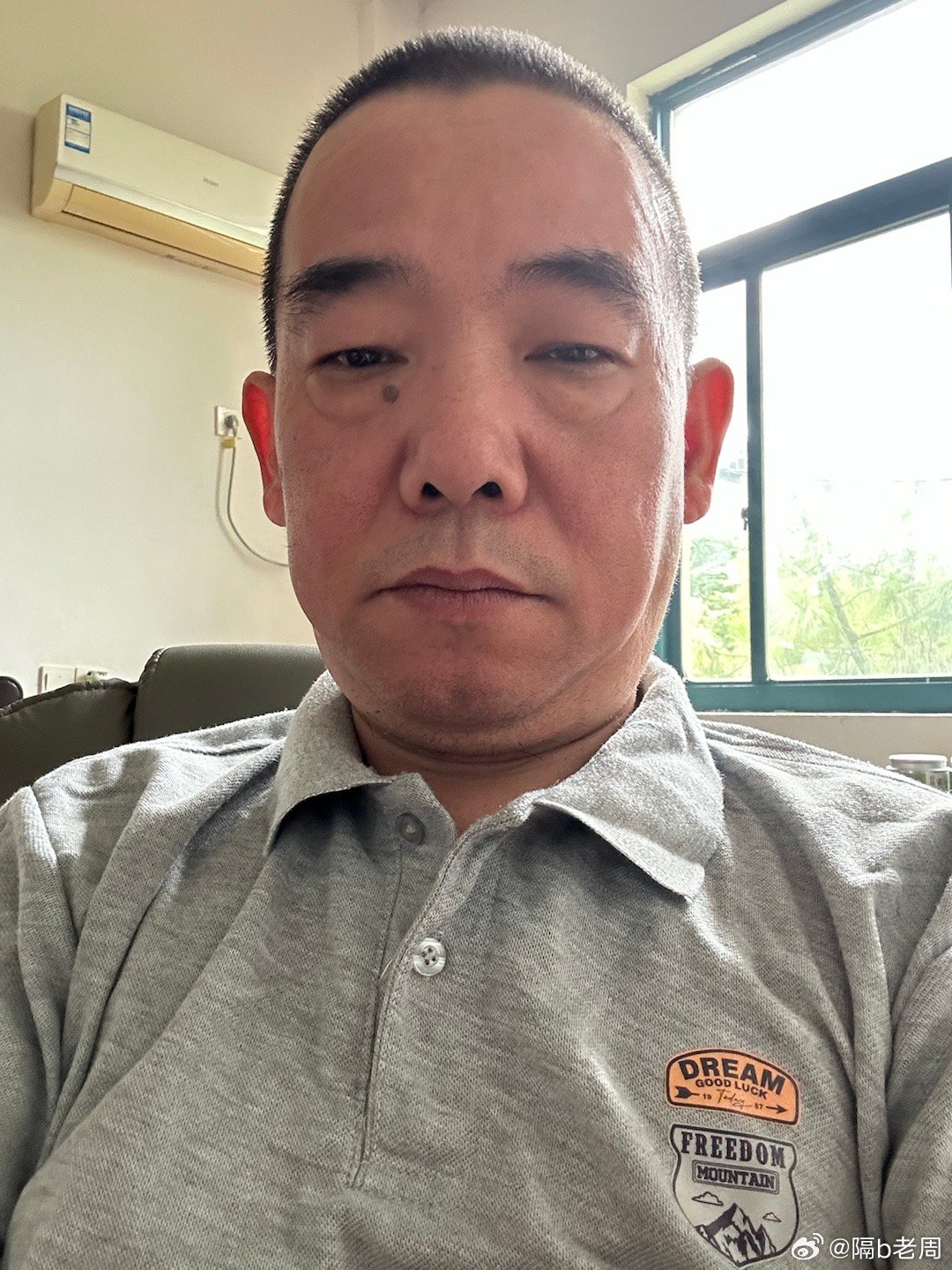 大家评论一句：资深帅哥。我试试微博有没有恢复正常。 