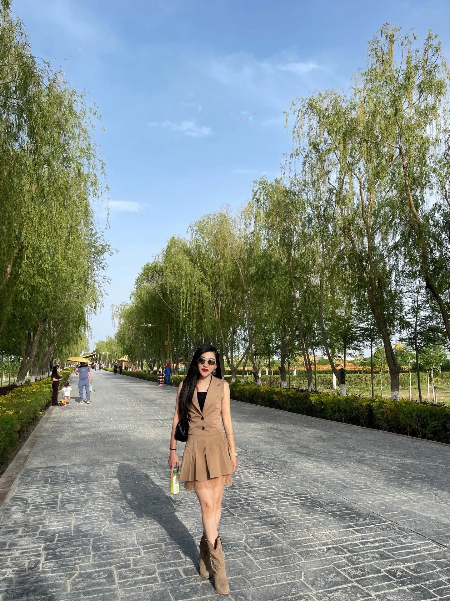 公主不会在意别人， 她只在意今天美不美🕊️