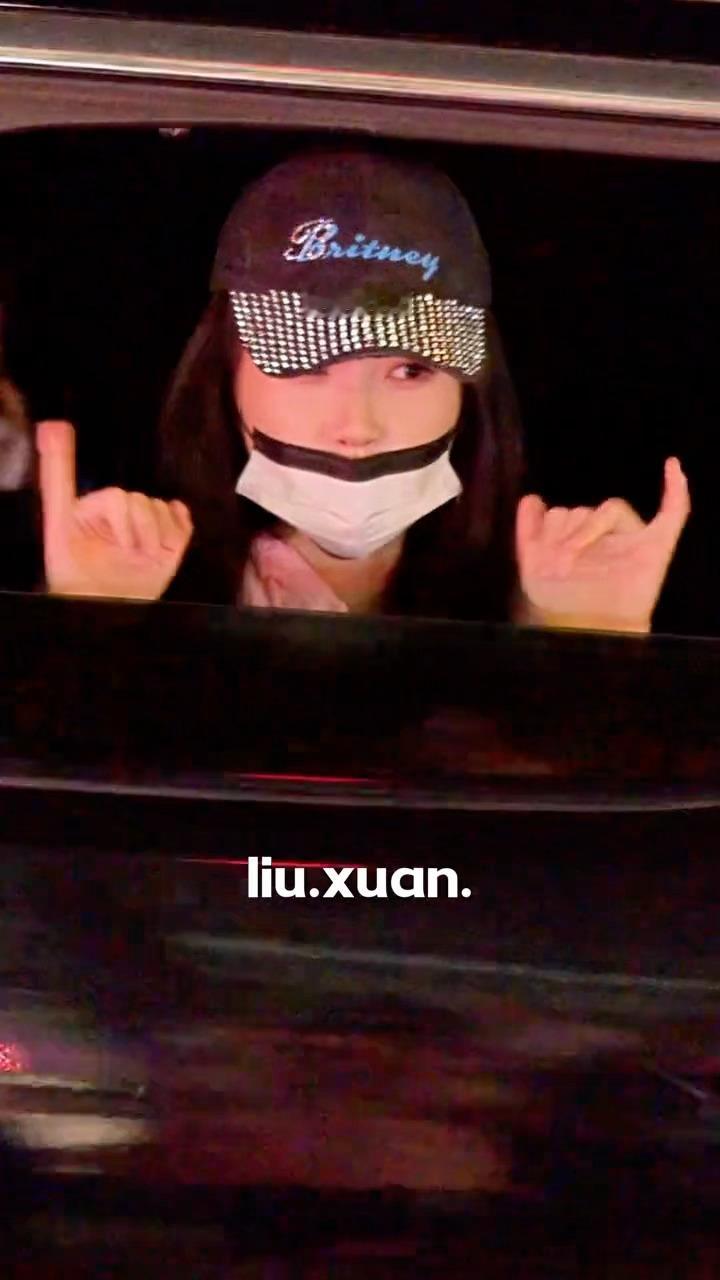 虞书欣小拇指使用率👋🏻🤗🫶🏻 