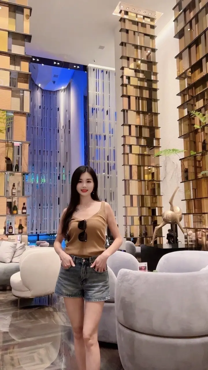 让我们 在热爱的生活里 闪闪发光 留下最美时刻📷