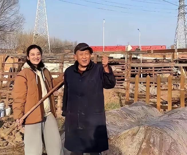 演员梅婷现状：如今定居在北京顺义的别墅，在大院子里，专门留出400平米土地开辟菜