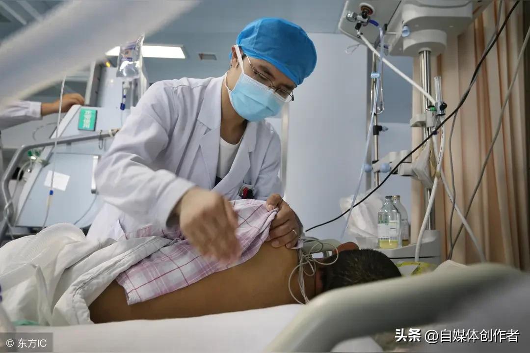 命运的走向，始终攥在每个人自己掌心。一场突如其来的病痛，足以轻易击碎安稳日常，可