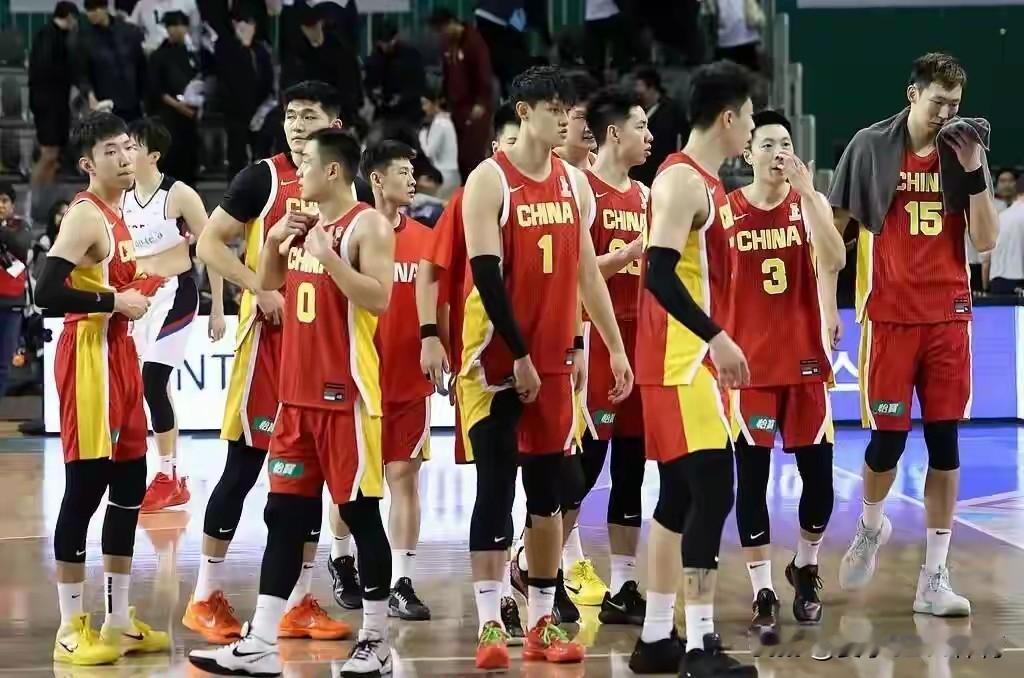 两败韩国，中国男篮损失了哪些东西？个人觉得，至少有三点

★在世预赛实力榜上，中