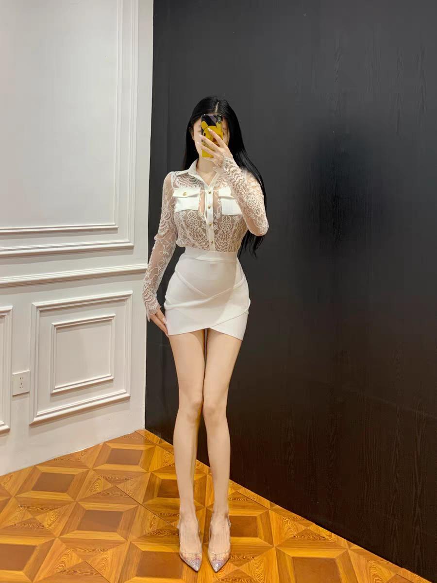 蕾丝开叉包臀裙套装！什么样的穿搭可以让人显得很有气质 穿搭如何避免廉价感?