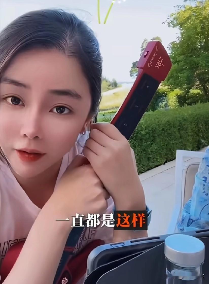初瑞雪带着妈妈去瑞士度假，辛巴妈妈带着三个孙女去美国与辛巴团聚，初瑞雪没有去找辛