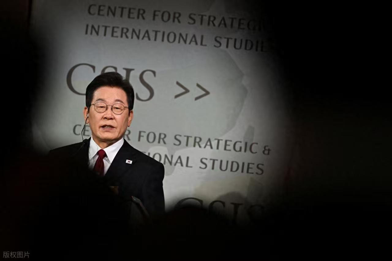 李在明未雨绸缪，韩国检察厅被废，提前避免了“青瓦台魔咒”。韩国所谓的“青瓦台魔咒