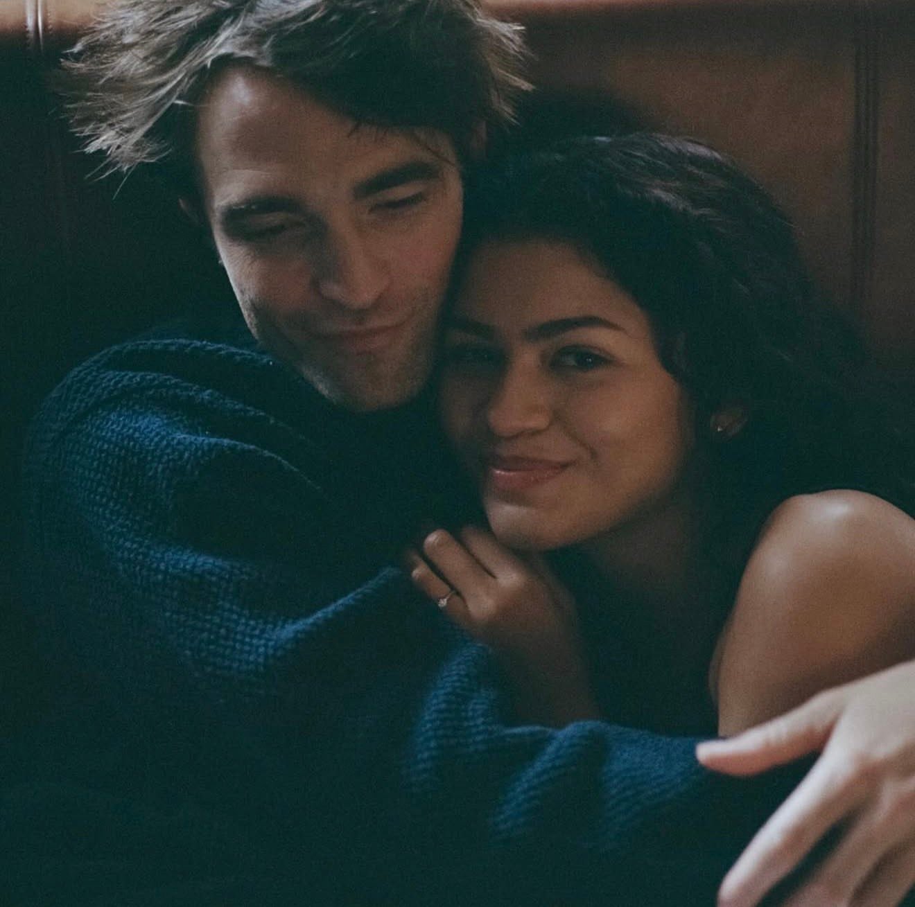 《爱情抓马》赞达亚、罗伯·帕丁森新宣传照（荷兰弟捶墙ing 