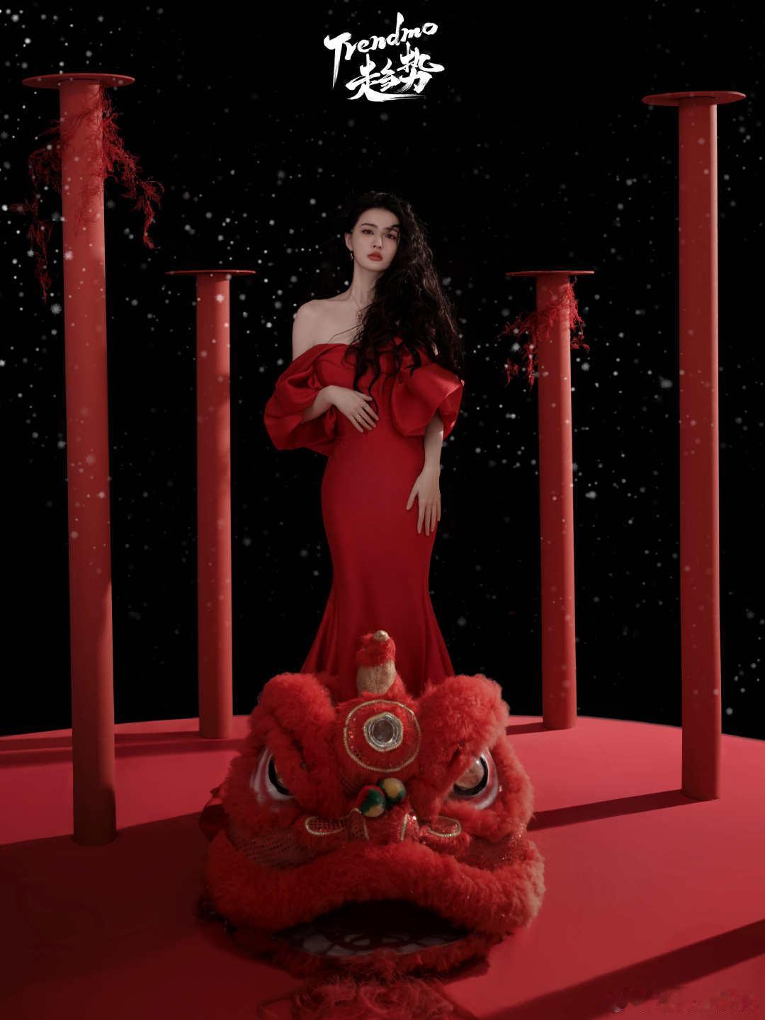 徐璐明艳羊毛卷造型  徐璐中国风新年大片  中国风新年大片，徐璐羊毛卷造型独具匠