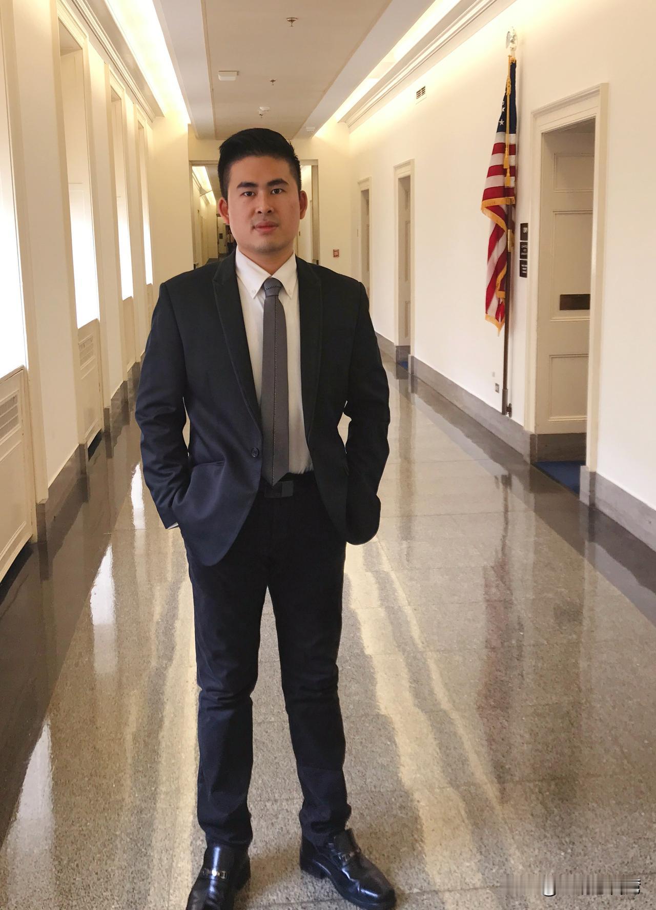 黄国昌突访美，勾起我尘封的记忆和“物件”。打开贴满调查局封条的“证物箱”——从2