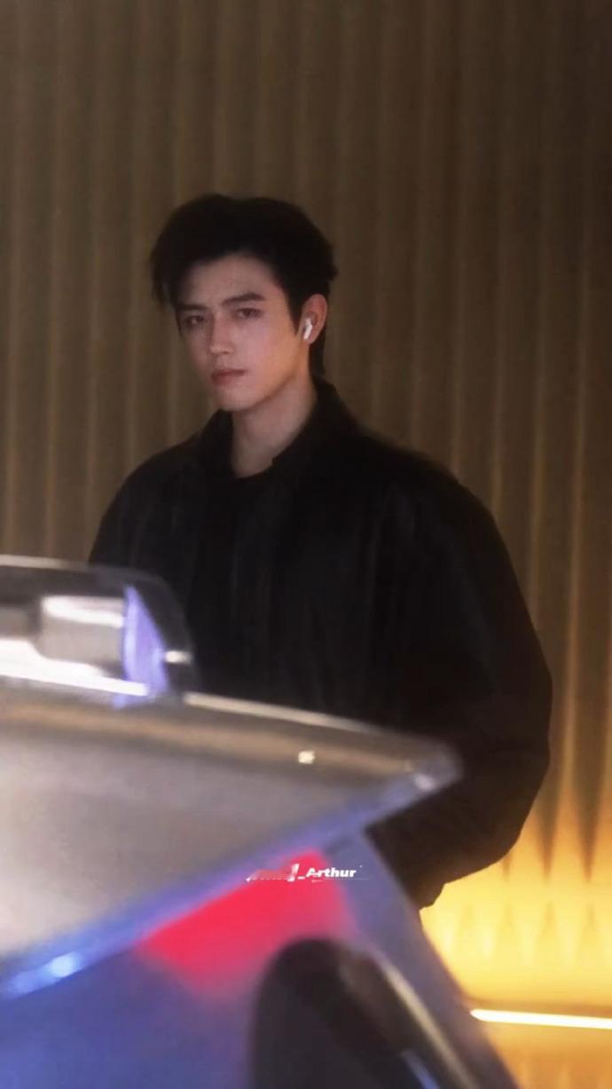 迪丽热巴陈飞宇你好星期六录制上班白日提灯剧组录制hi6 迪丽热巴陈飞宇你好星期六